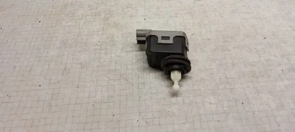 Opel Astra G Headlight level adjustment motor 90590665 007878