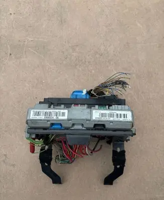 BMW 1 E81 E87 Fuse box set 6906624 188420000024 90109615