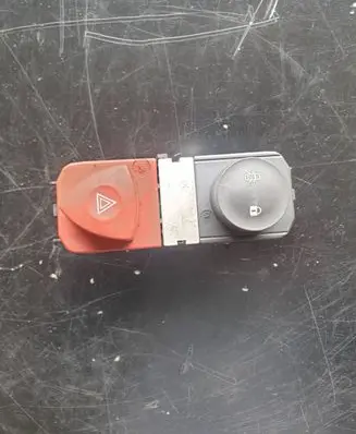 Renault Megane II Hazard light switch 8200109723 8200095493 8200107808