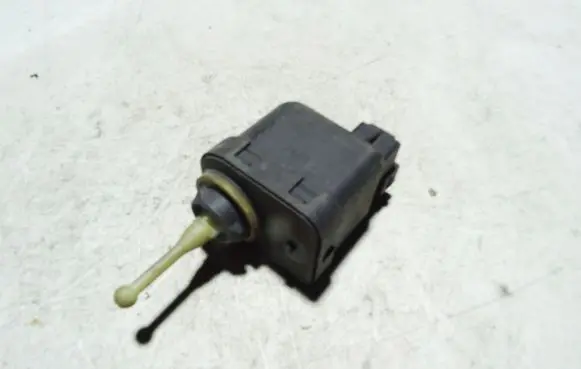 Audi A4 S4 B5 8D Headlight level adjustment motor 6K5941295