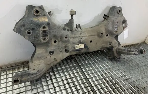 Hyundai i30 Front subframe 62401G4AA0