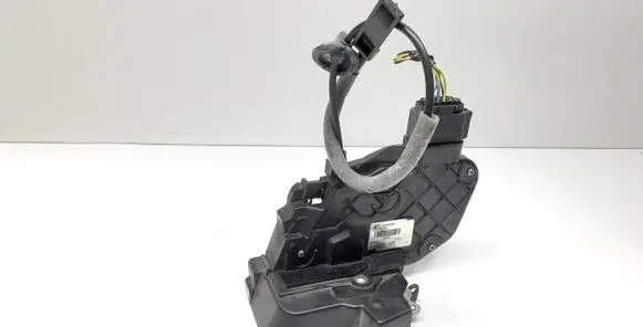 Volvo XC70 Front door lock 31253286