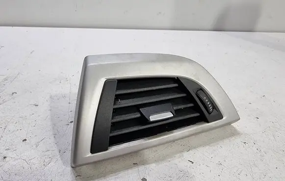 BMW 1 F20 F21 Dashboard side air vent grill/cover trim 9205355 507889