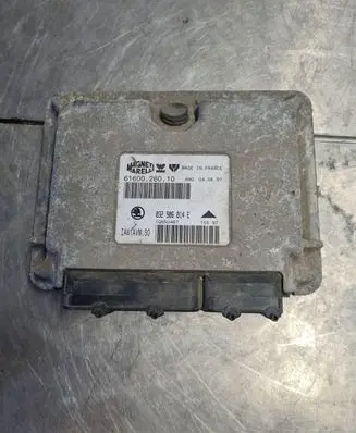 Skoda Octavia Mk1 (1U) Engine control unit/module 032906014E