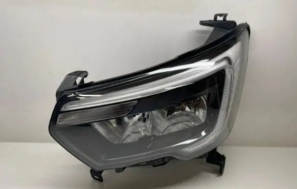 Renault Master III Headlight/headlamp 260607867R