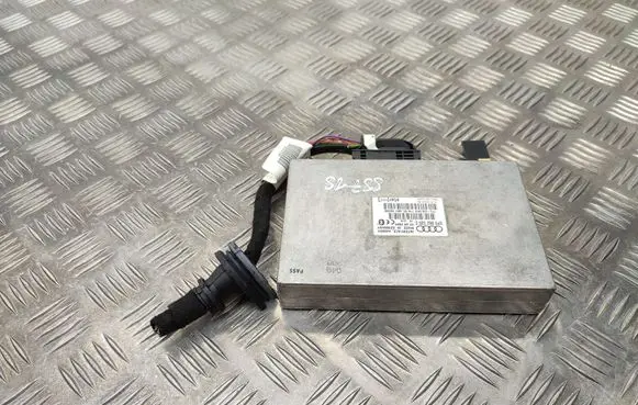 Audi A4 S4 B7 8E 8H Bluetooth control unit module 8P0862335C