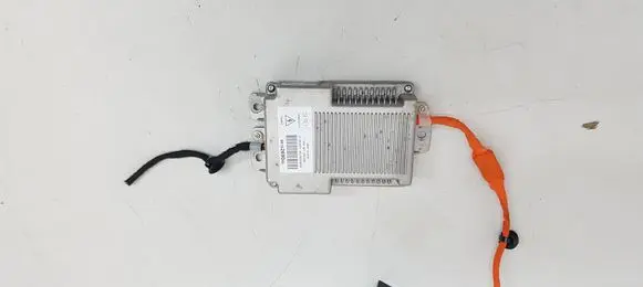 Voltage converter inverter