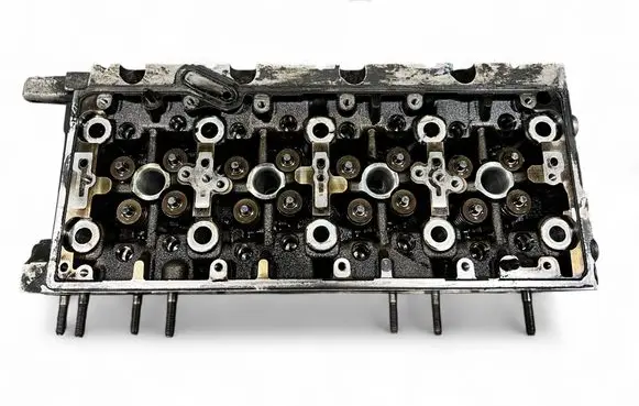 Volkswagen PASSAT B8 Engine head 