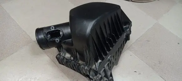 Buick Encore I Air filter box 60002978 42601807 42601808