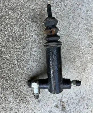 Mitsubishi Lancer Evolution X Clutch slave cylinder MD748617