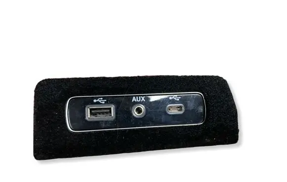 Citroen Jumper USB socket connector 01561523850