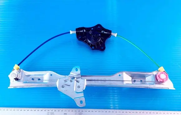 Opel Corsa E Front door manual window regulator 541613212 13447038