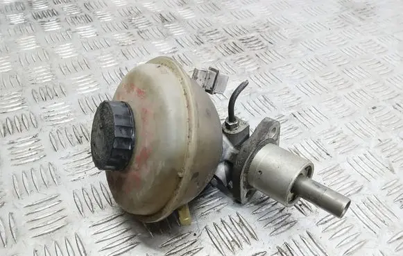 Audi 80 90 S2 B4 Master brake cylinder 