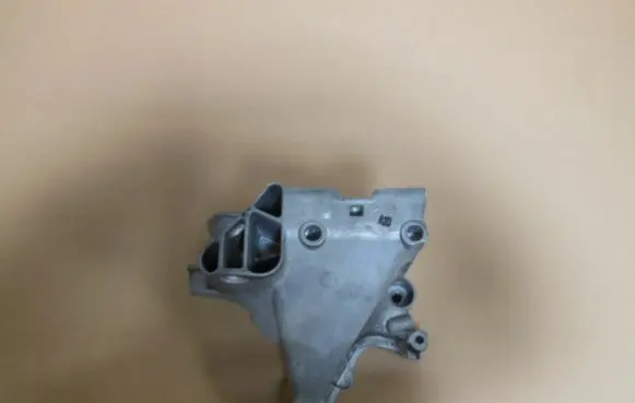 Volkswagen Polo VI Engine mounting bracket 04C199207BC
