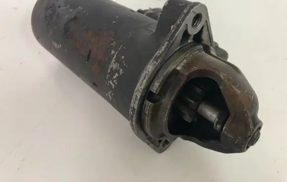 BMW 5 E39 Starter motor 1005821830