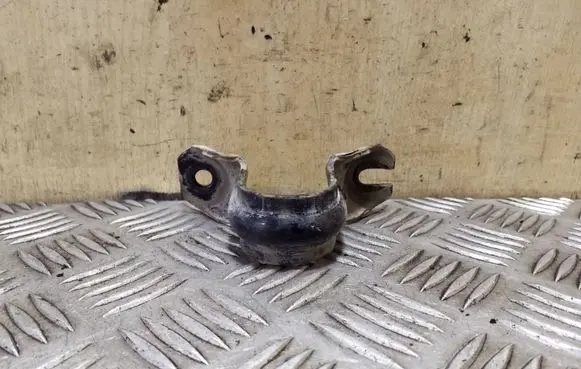 Nissan X-Trail T31 Sway bar bush bracket, front 