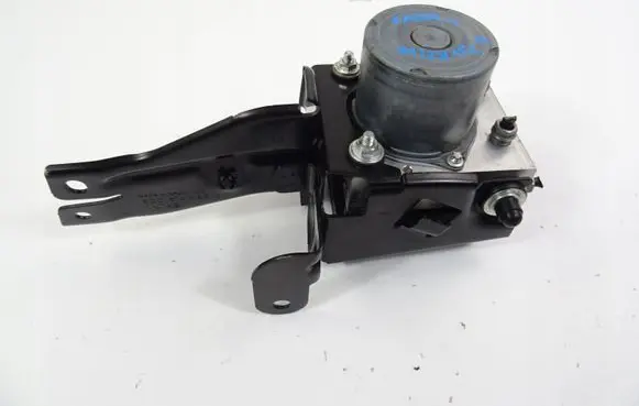 Skoda Fabia Mk3 (NJ) ABS Pump 6C0614517R 6C0614235C