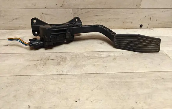 KIA Cerato Accelerator throttle pedal 327002F200