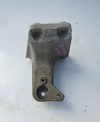 BMW 1 F20 F21 Engine mounting bracket 6788612