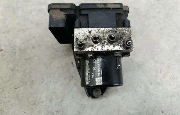 Volkswagen Golf V ABS Pump 