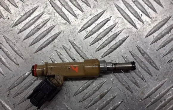 Toyota Auris 150 Fuel injectors set 23250-37010