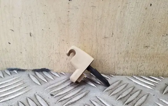 Sun visor clip/hook/bracket
