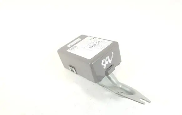 Lexus GS 300 350 430 450H Door control unit/module 89740-30210 61B351-000