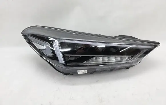 Hyundai Tucson TL Headlight/headlamp 92102D7700