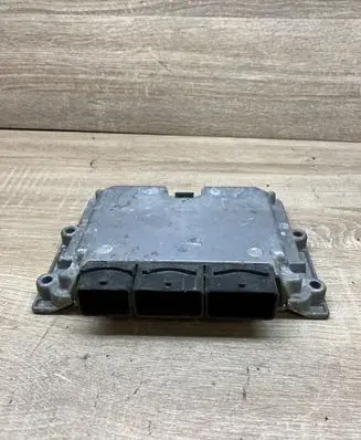 Peugeot 607 Engine control unit/module 9639863180 0261206742
