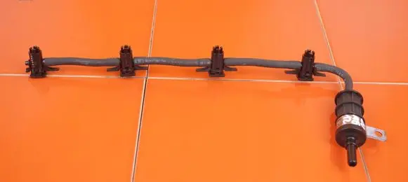 Renault Koleos I Fuel line pipe PRZELEWY 20MB12