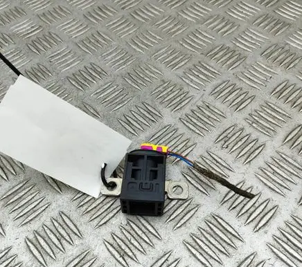 Audi A4 S4 B9 8W Battery relay fuse 4F0915519