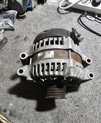 BMW 5 F10 F11 Generator/alternator 7606628 14V210A 64218644