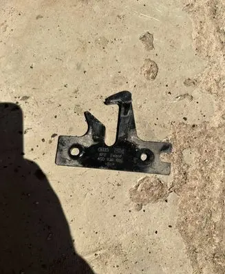 Audi A6 S6 C7 4G Engine bonnet/hood lock/latch loop/hook 4G0823485