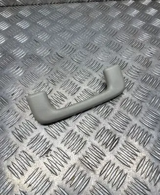 Mitsubishi Outlander Rear interior roof grab handle