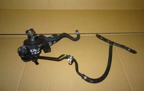 Thermostat/thermostat housing