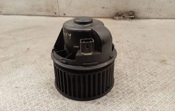 Ford Focus Heater fan/blower AV6N18456CA