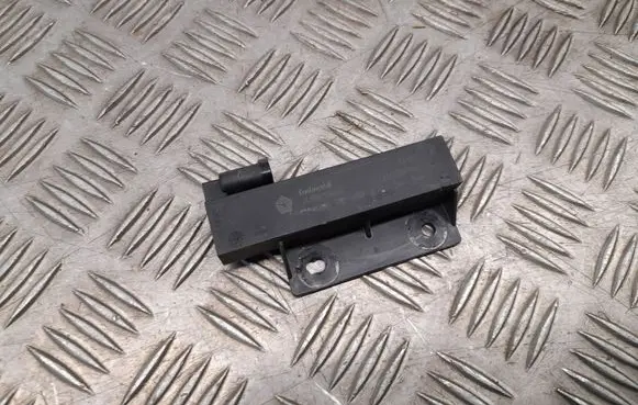 Chrysler Pacifica Aerial antenna amplifier 68068148AA