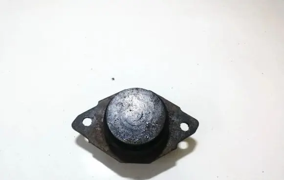 Volkswagen Golf II Engine mount bracket