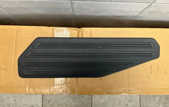 Volkswagen Amarok Rear sill trim cover 2h7864678B