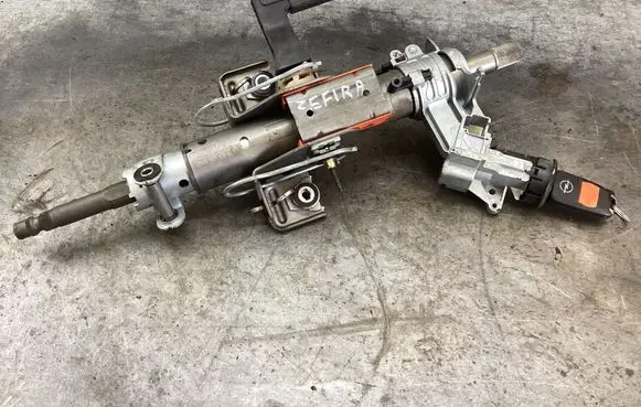 Opel Zafira B Steering wheel axle 13152345 27B053653 16905004