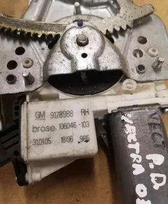 Opel Vectra C Front door window regulator with motor 9178986 12V0130822012 106046103