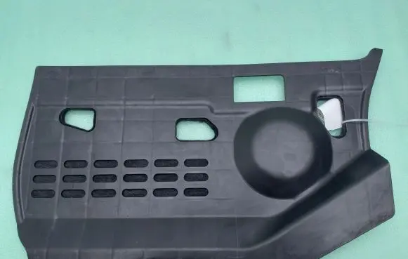 Dashboard lower bottom trim panel
