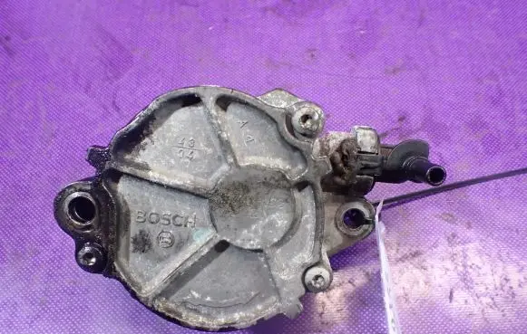 Ford Focus C-MAX Vacuum pump