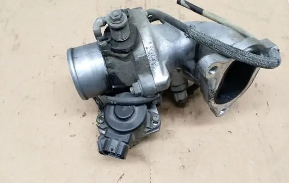 Toyota Corolla E120 E130 Throttle valve