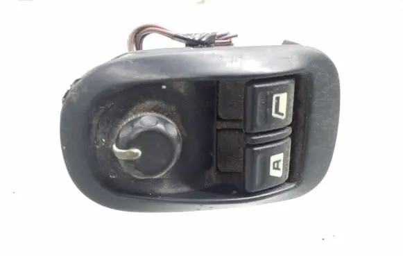 Peugeot 206 Wing mirror switch