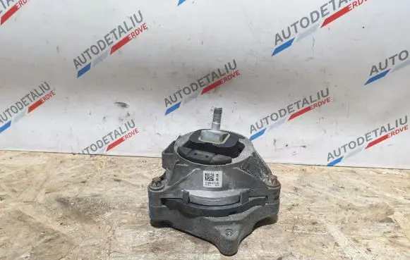 BMW 2 F22 F23 Engine mount bracket 6859411