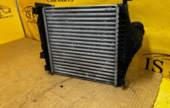 Audi SQ7 Intercooler radiator 8E4153100 4M0145804B