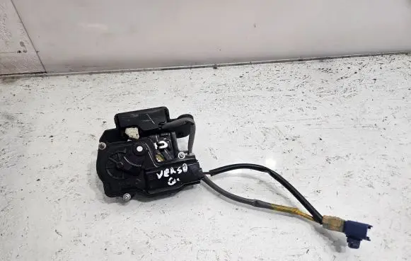 Toyota Corolla Verso AR10 Loading door lock 