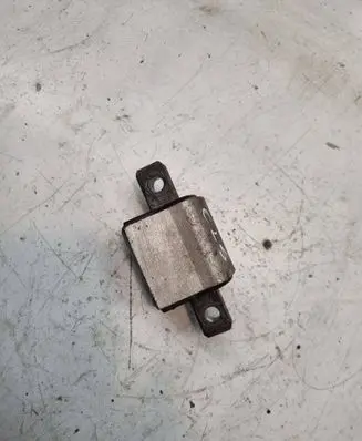 Mercedes-Benz CLS C219 Gearbox mount 212240