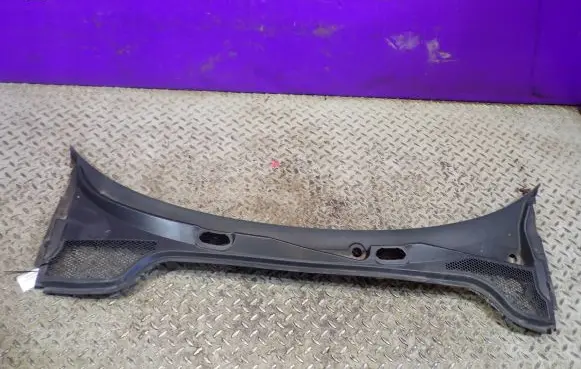 Audi A3 S3 8P Wiper trim 8P1819415B